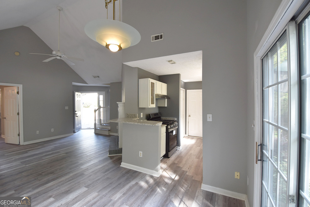 700 S Fairfield Drive - Photo 4