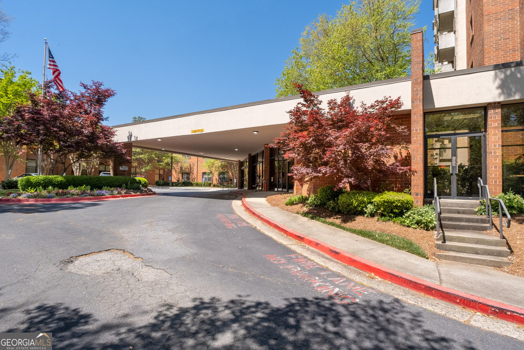 300 Johnson Ferry Road - Photo 1