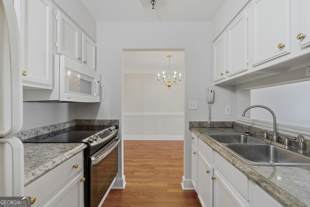 300 Johnson Ferry Road - Photo 5