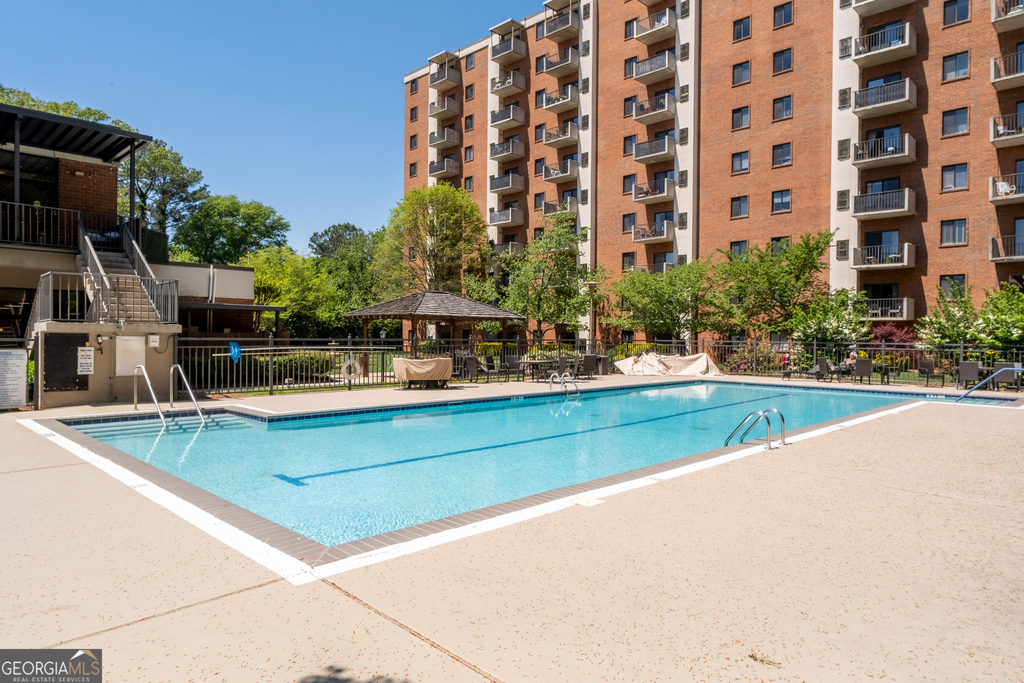 300 Johnson Ferry Road - Photo 28