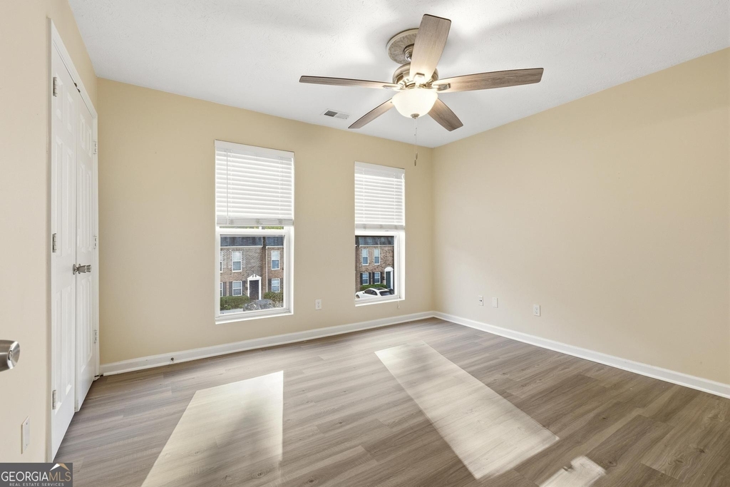 245 Winding River Drive - Photo 11