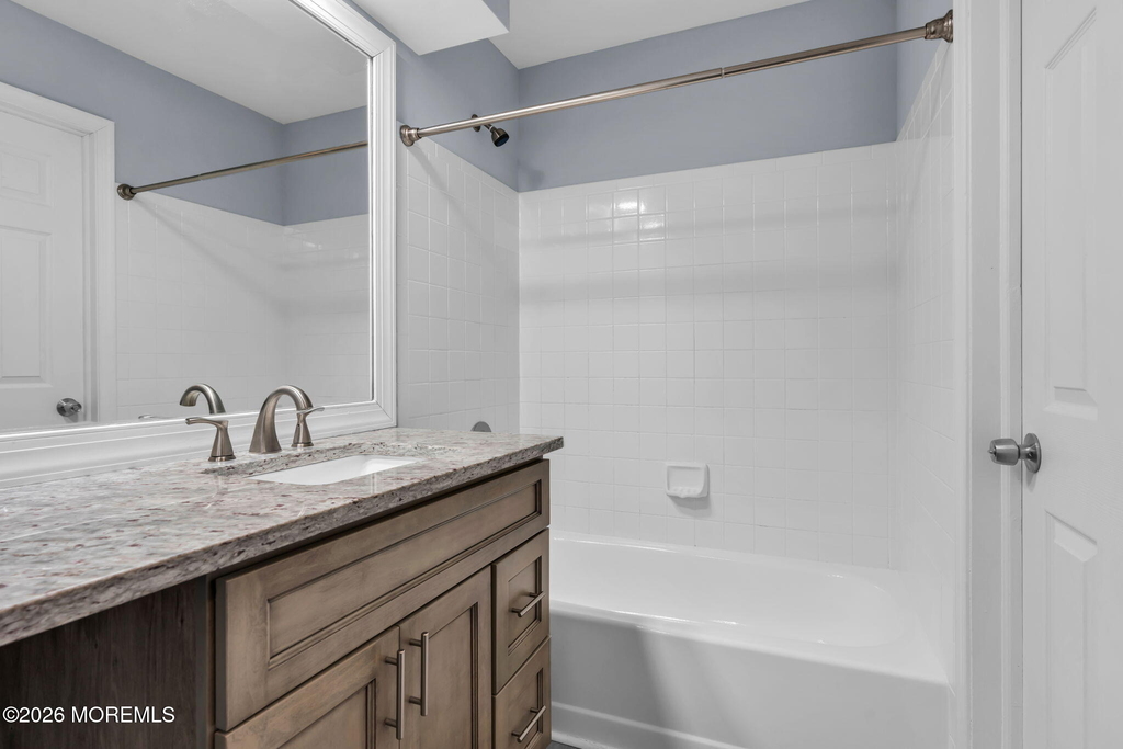 401 Hampton Court - Photo 24