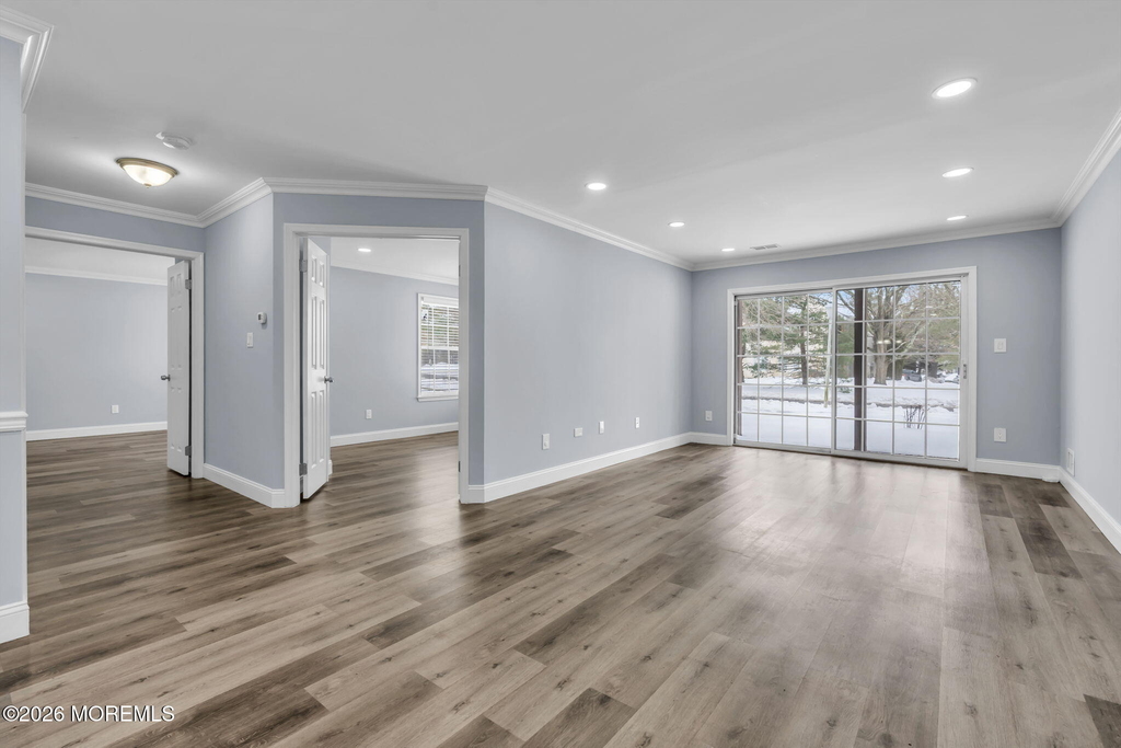 401 Hampton Court - Photo 10