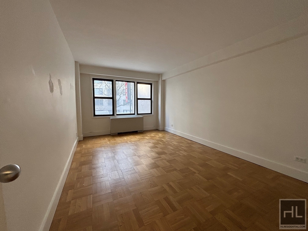 East 63 Street - Photo 4