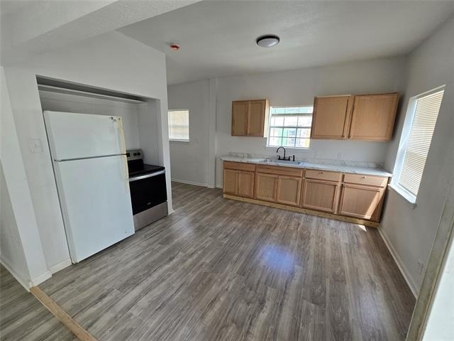 5004 E Side Avenue - Photo 0