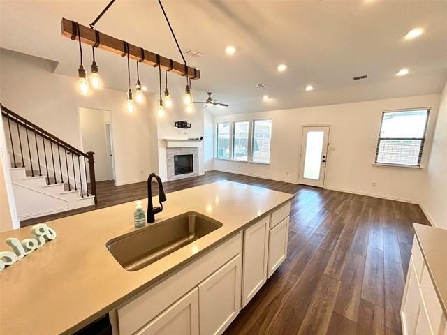 512 Virginia Way - Photo 4