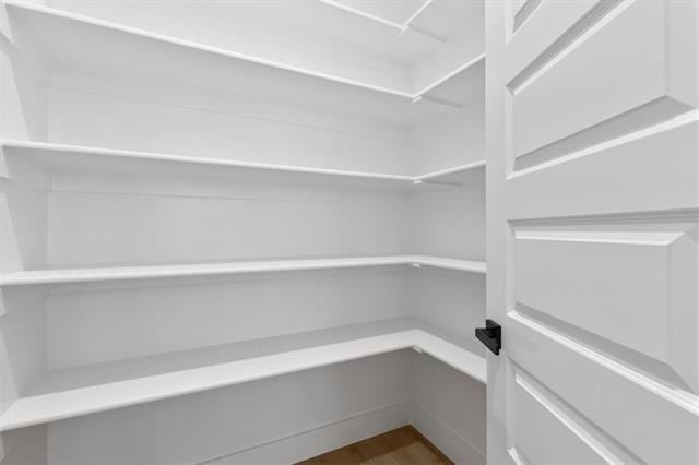 723 W 10th Street - Photo 7