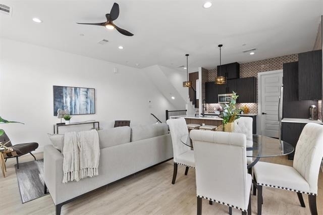 723 W 10th Street - Photo 12