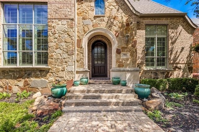 901 Sandy Trail - Photo 2
