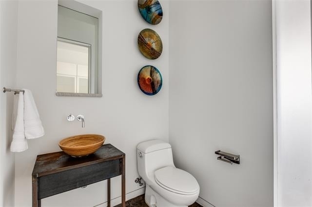 2430 Victory Park Lane - Photo 21