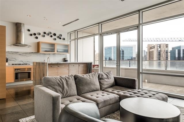 2430 Victory Park Lane - Photo 8