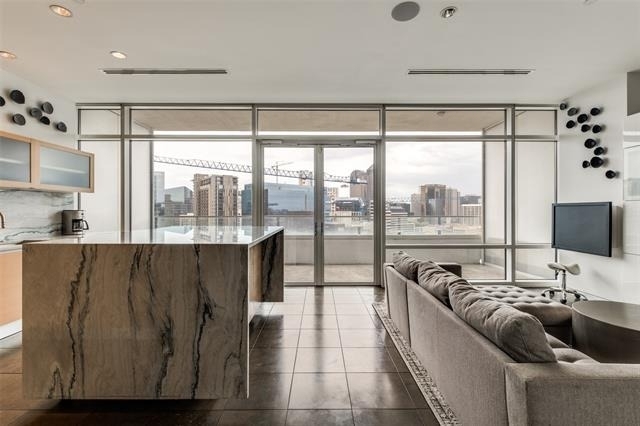 2430 Victory Park Lane - Photo 9
