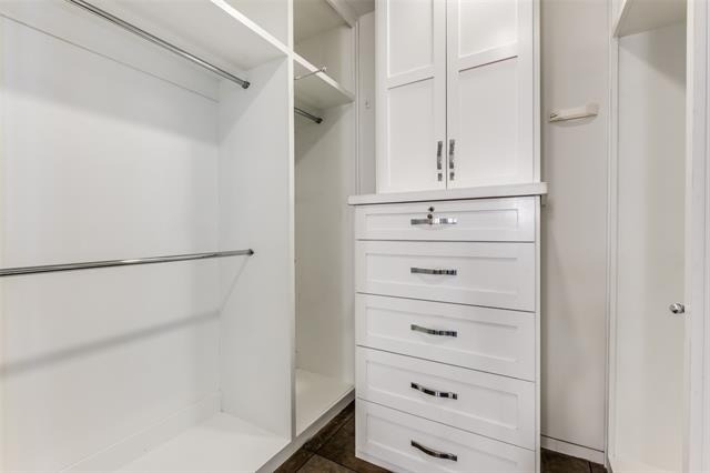2430 Victory Park Lane - Photo 20
