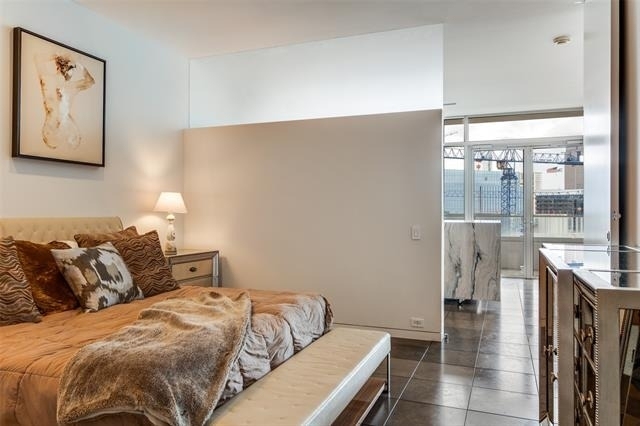 2430 Victory Park Lane - Photo 17