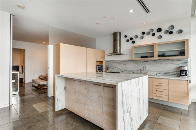 2430 Victory Park Lane - Photo 12