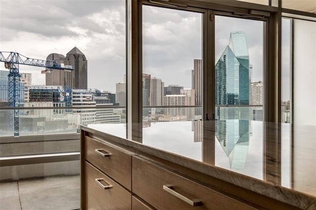 2430 Victory Park Lane - Photo 14