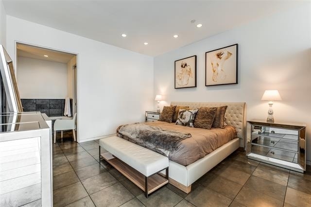 2430 Victory Park Lane - Photo 15