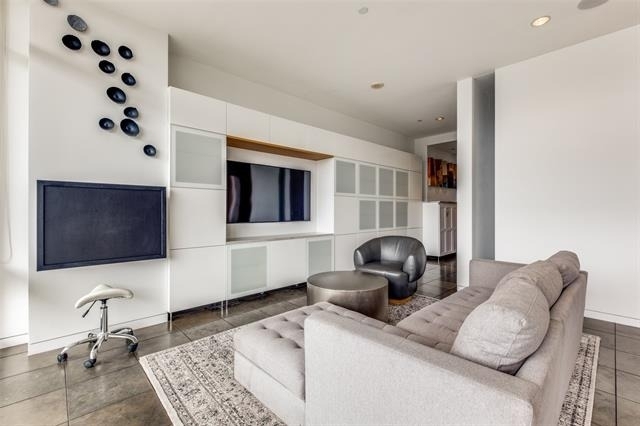 2430 Victory Park Lane - Photo 5