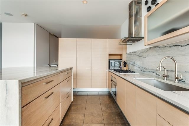 2430 Victory Park Lane - Photo 1