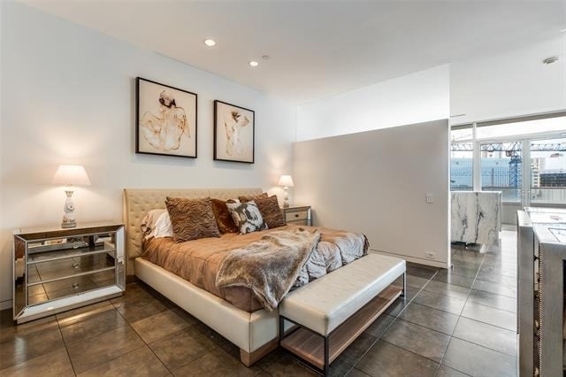 2430 Victory Park Lane - Photo 16