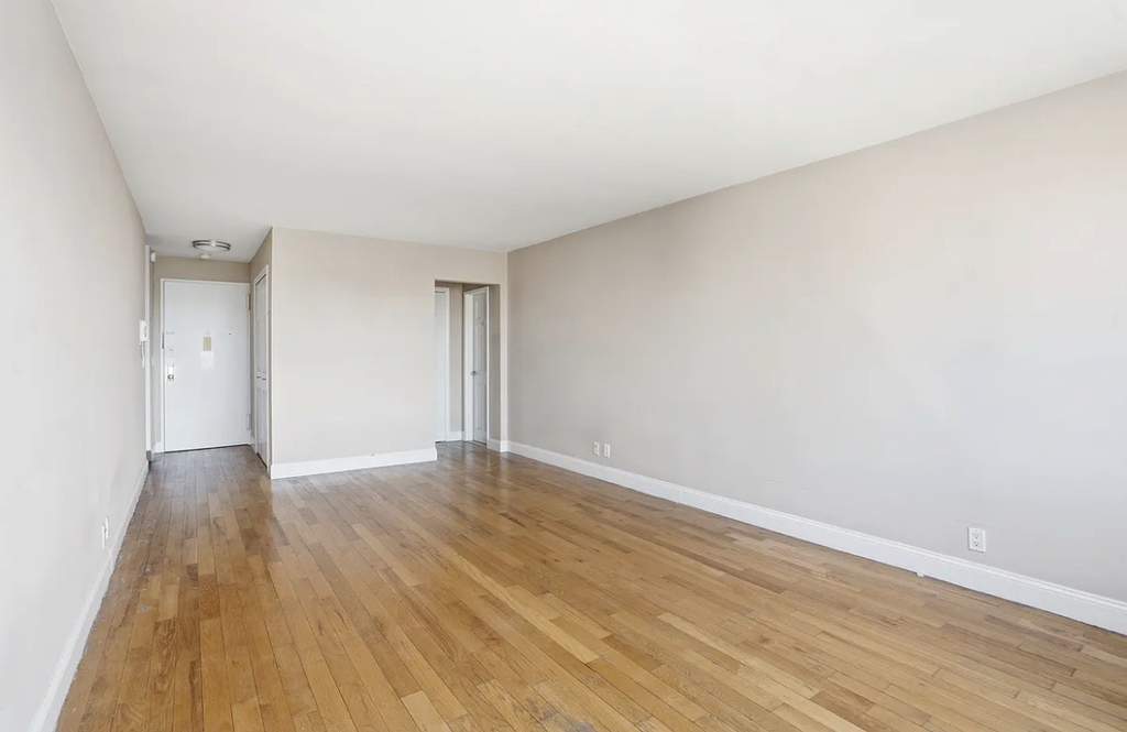 Studio Columbus Avenue  - Photo 1