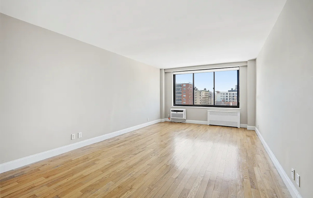 Studio Columbus Avenue  - Photo 0
