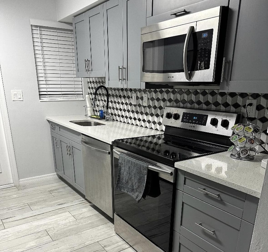 136 Akron Street - Photo 3