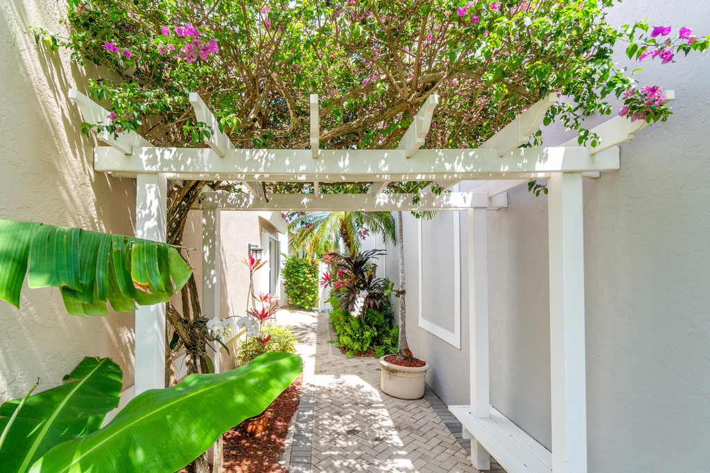 16850 Colchester Court - Photo 40