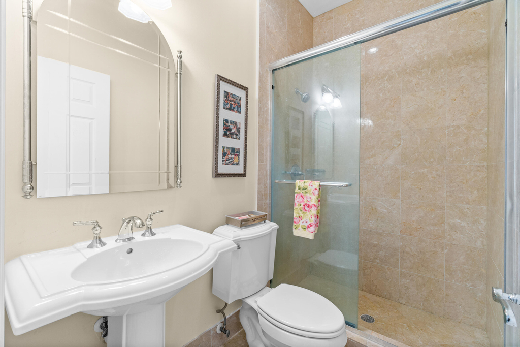16850 Colchester Court - Photo 24