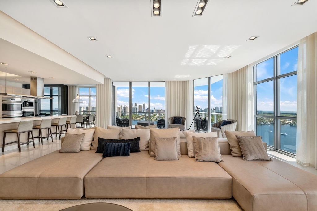 17301 Biscayne Boulevard - Photo 4