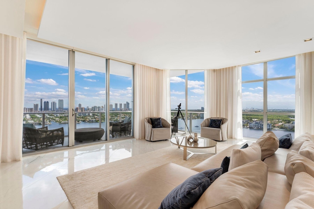 17301 Biscayne Boulevard - Photo 3
