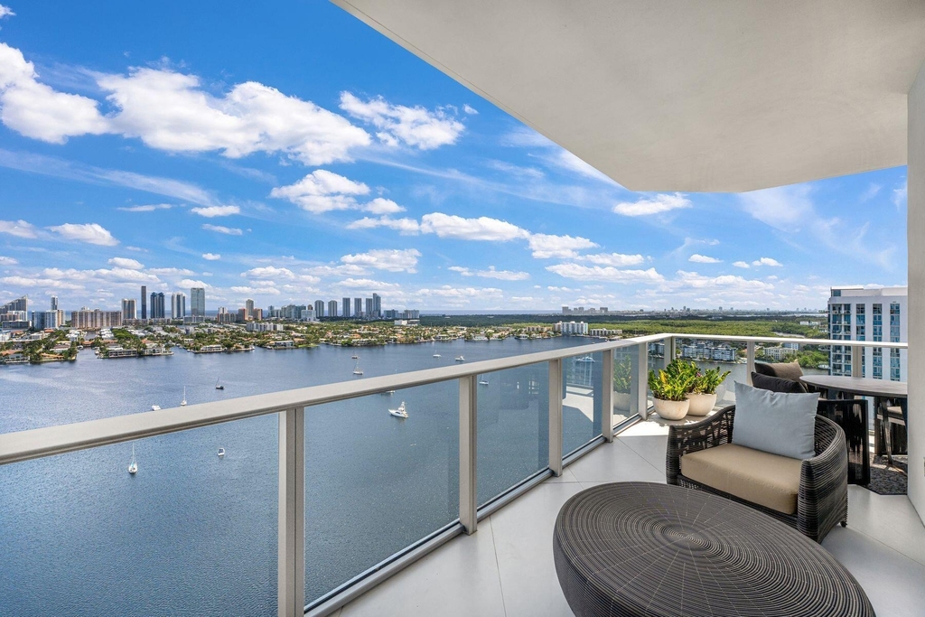 17301 Biscayne Boulevard - Photo 39