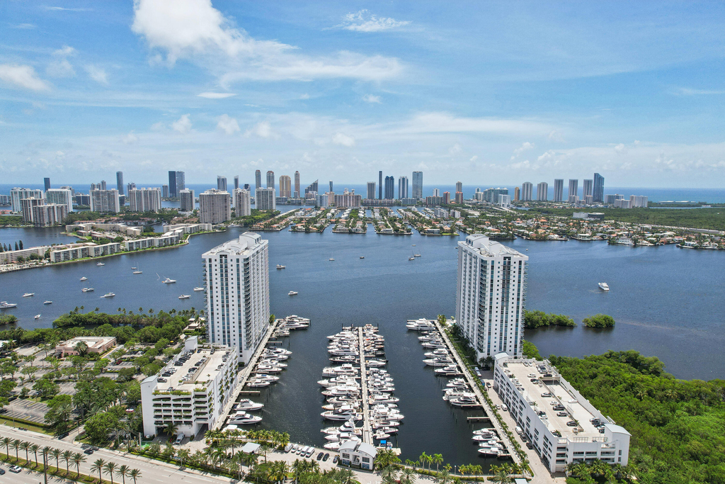 17301 Biscayne Boulevard - Photo 59
