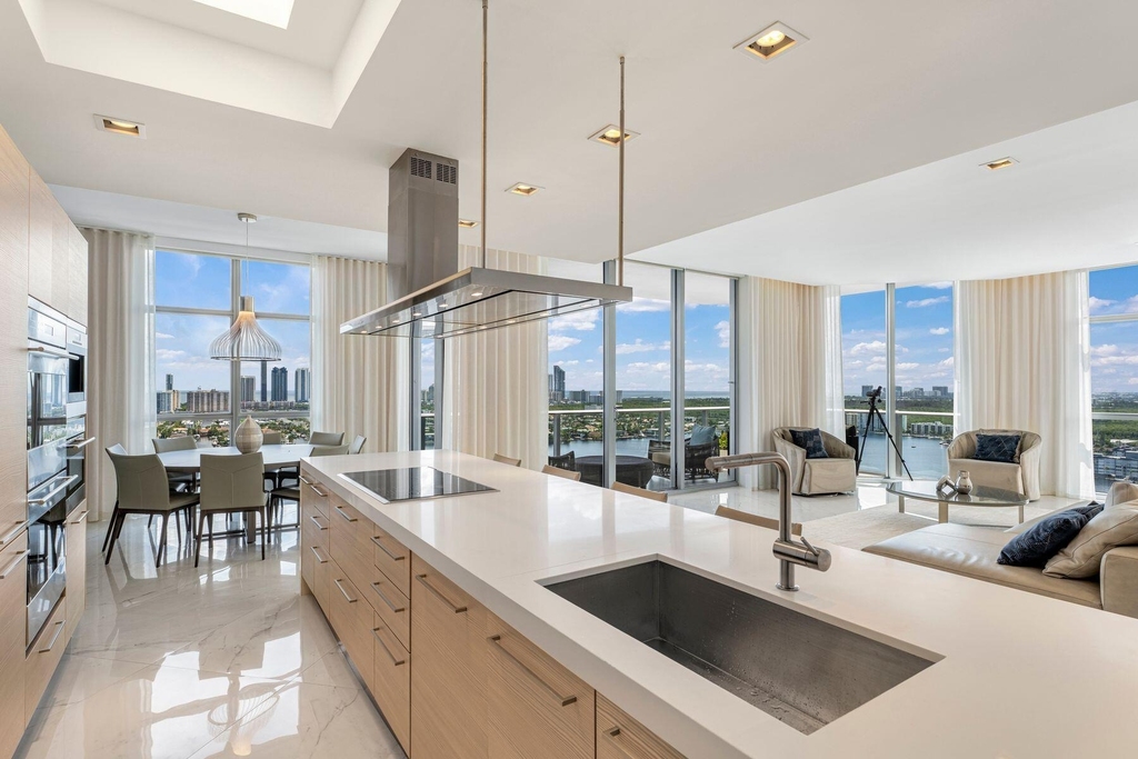 17301 Biscayne Boulevard - Photo 11