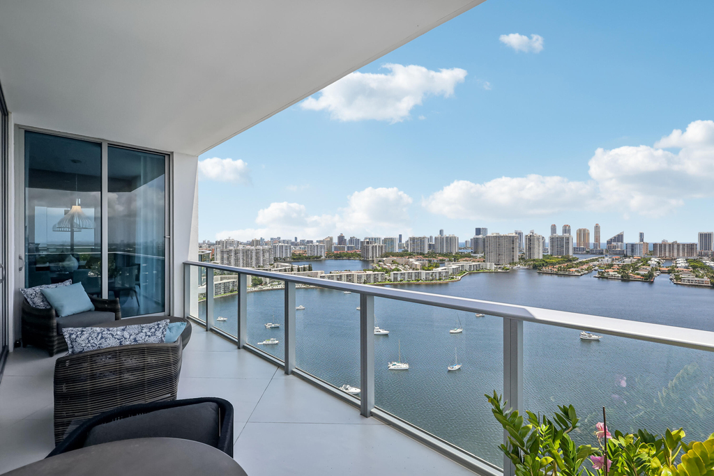 17301 Biscayne Boulevard - Photo 7