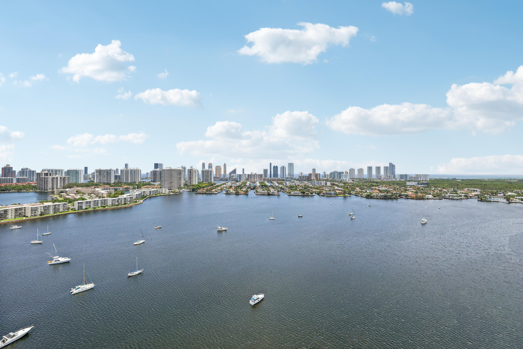 17301 Biscayne Boulevard - Photo 9