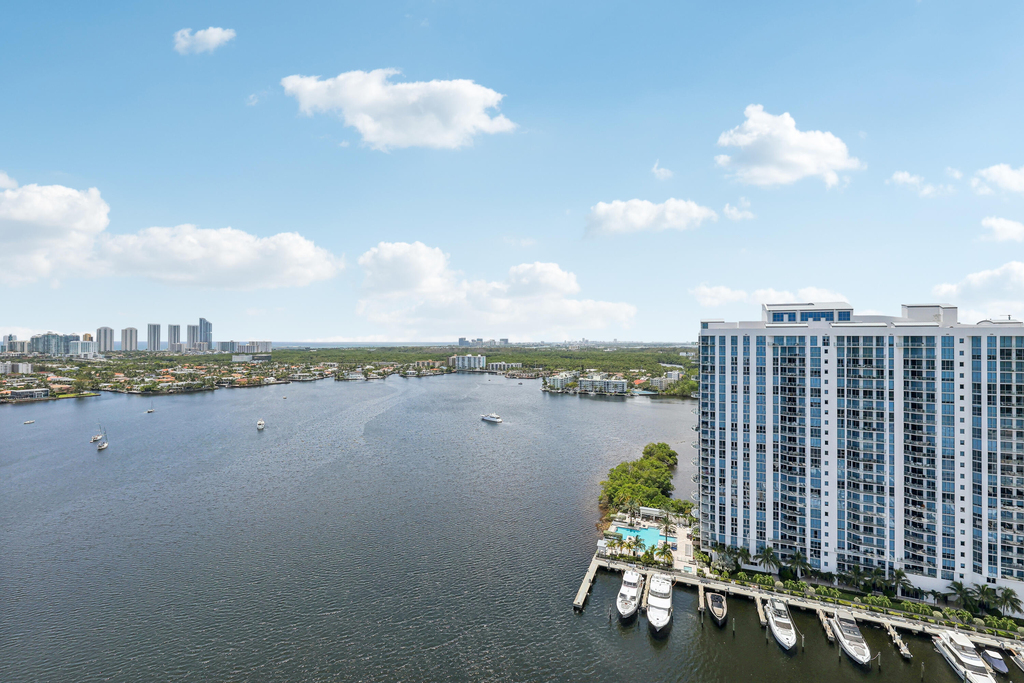 17301 Biscayne Boulevard - Photo 8