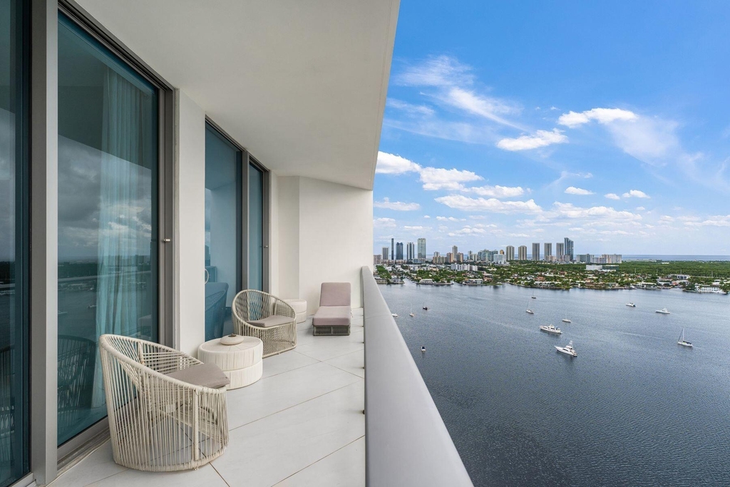 17301 Biscayne Boulevard - Photo 41