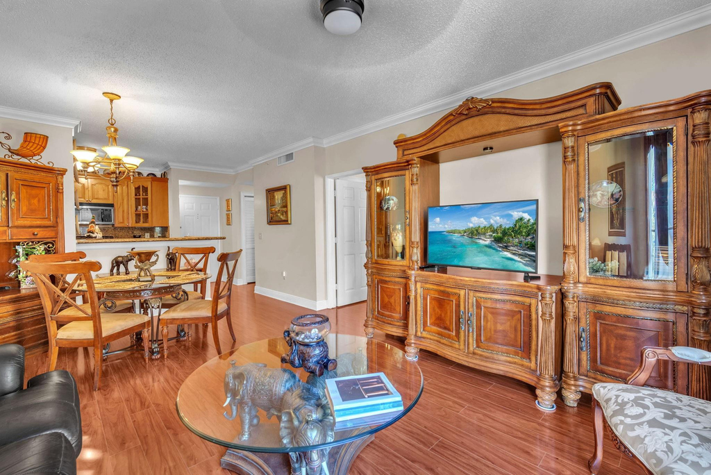 630 S Sapodilla Avenue - Photo 6