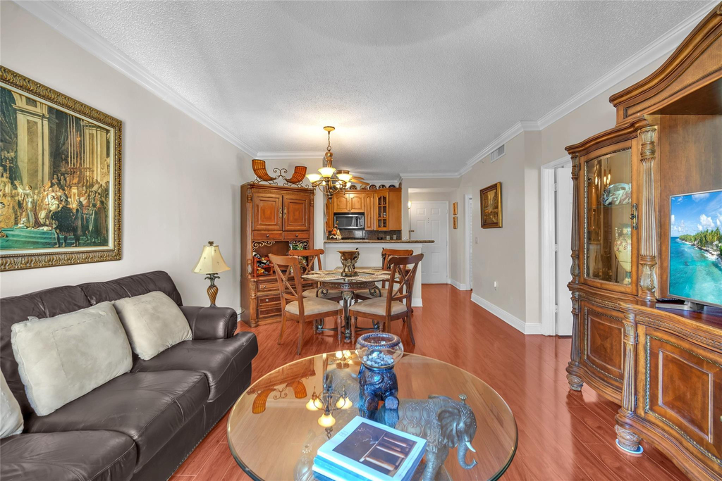 630 S Sapodilla Avenue - Photo 5
