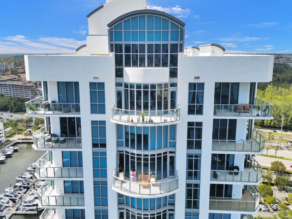17301 Biscayne Boulevard - Photo 0