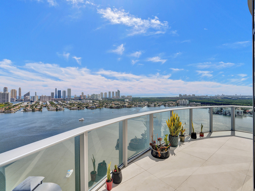 17301 Biscayne Boulevard - Photo 48