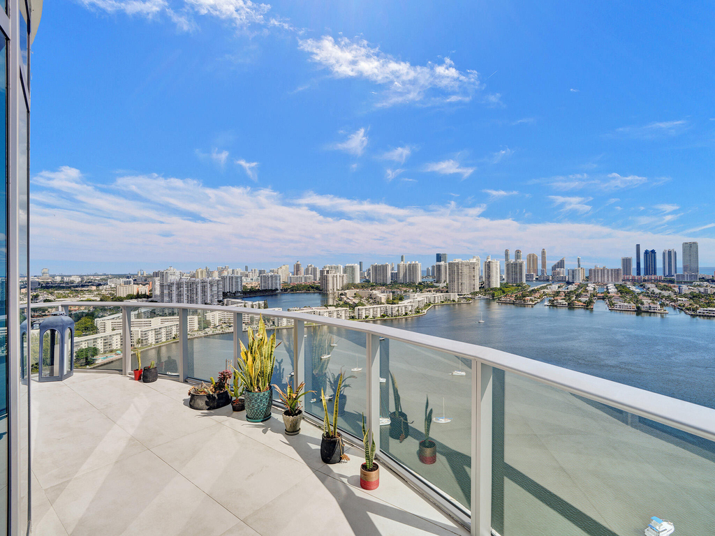 17301 Biscayne Boulevard - Photo 47