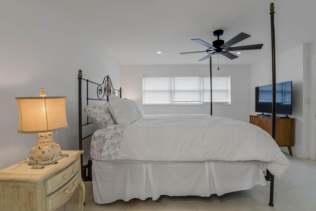 401 Briny Avenue - Photo 9