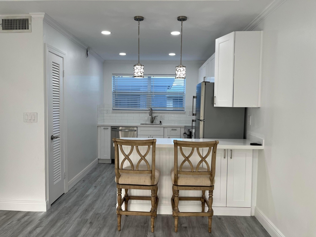 2748 Ne 28th Avenue - Photo 7