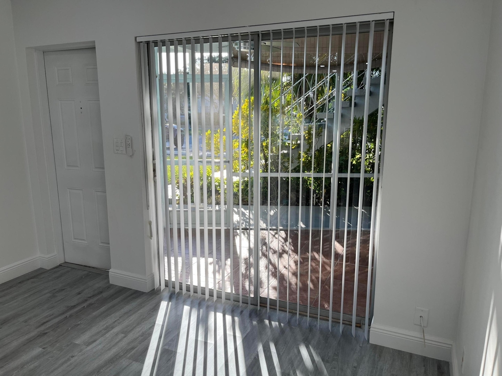 2748 Ne 28th Avenue - Photo 4