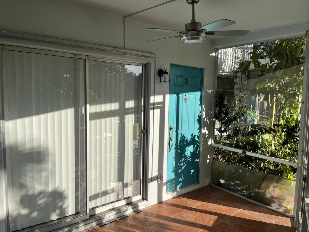 2748 Ne 28th Avenue - Photo 3