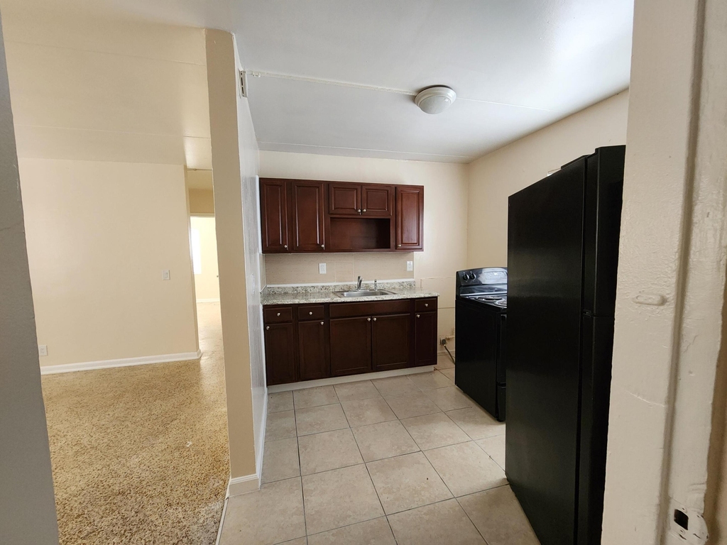 1025 13th Street - Photo 2
