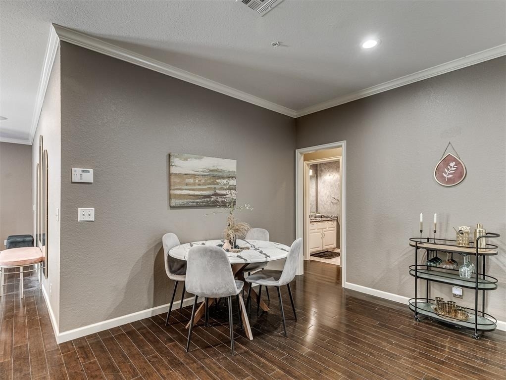 6162 N Brookline Avenue - Photo 11