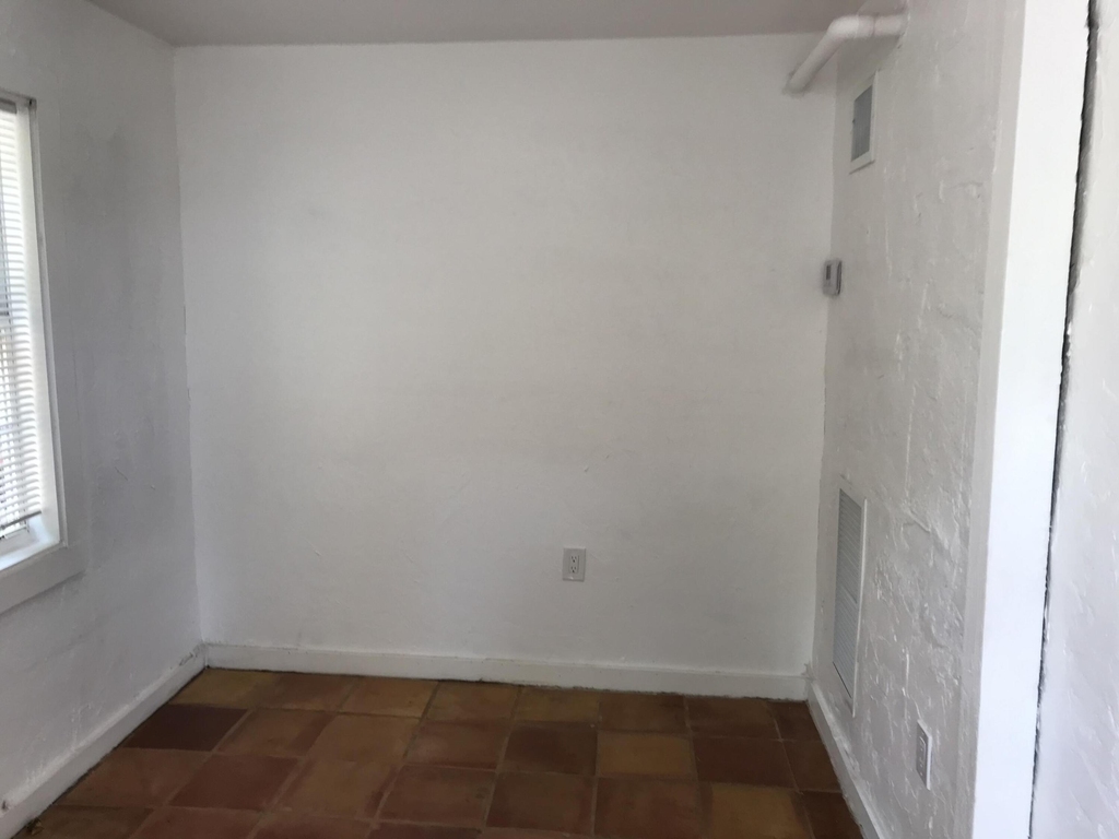 521 Kanuga Drive - Photo 6